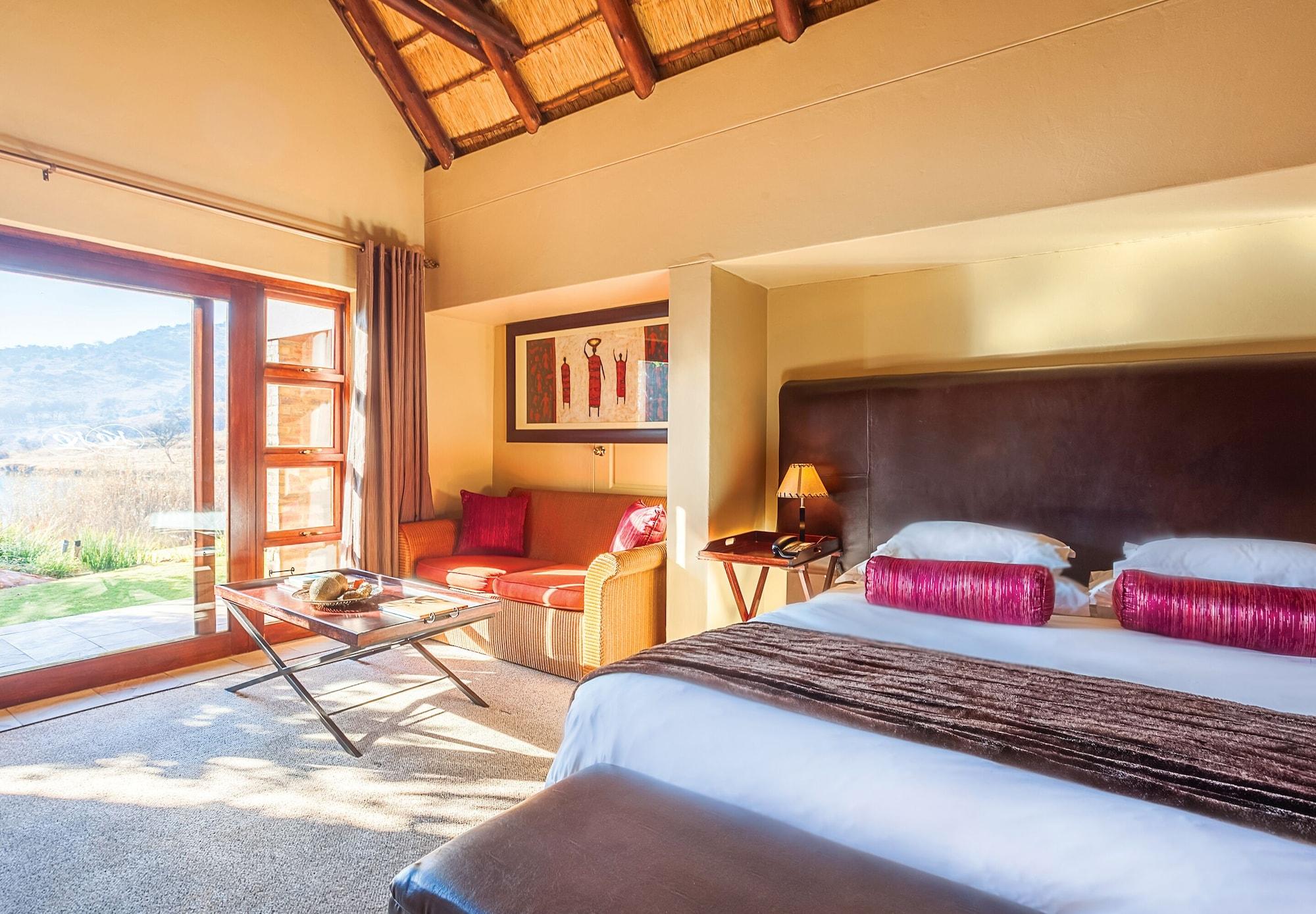 Kloofzicht Lodge & Spa Krugersdorp Exterior foto Executive Suite at the Oyster Box