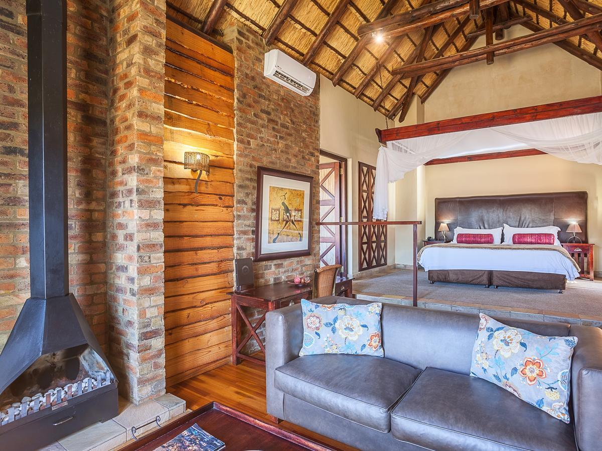 Kloofzicht Lodge & Spa Krugersdorp Exterior foto Executive Suite at the Oyster Box