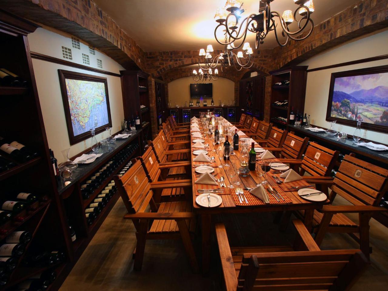 Kloofzicht Lodge & Spa Krugersdorp Exterior foto Wine tasting room at the winery